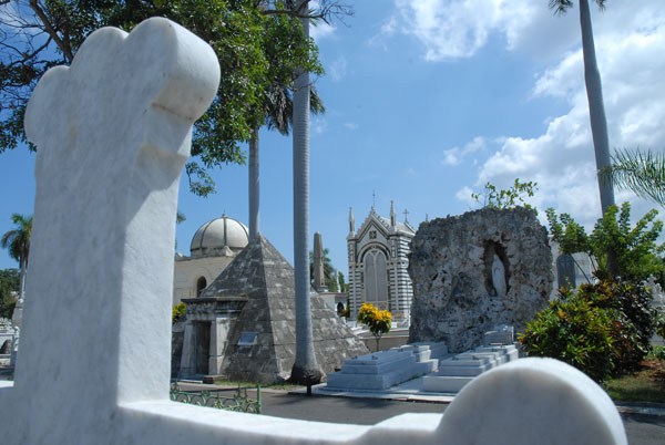 Necropolis de Colón2