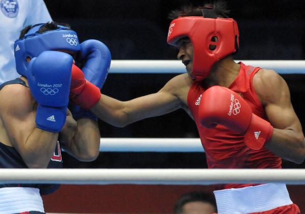 Lázaro Álvarez (D), de los 56 Kg