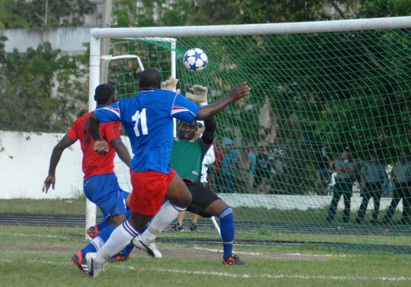 Roberto Linares #11 - Villa Clara, Fútbol Nacional