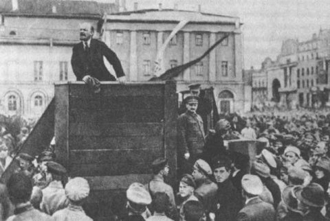 Lenin y la Revolución Socialista de Octubre 