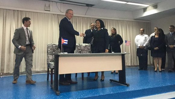 Etecsa firma acuerdo con Google