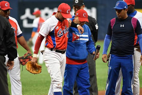 Torpedero cubano Yordan Manduley-clásico-béisbol