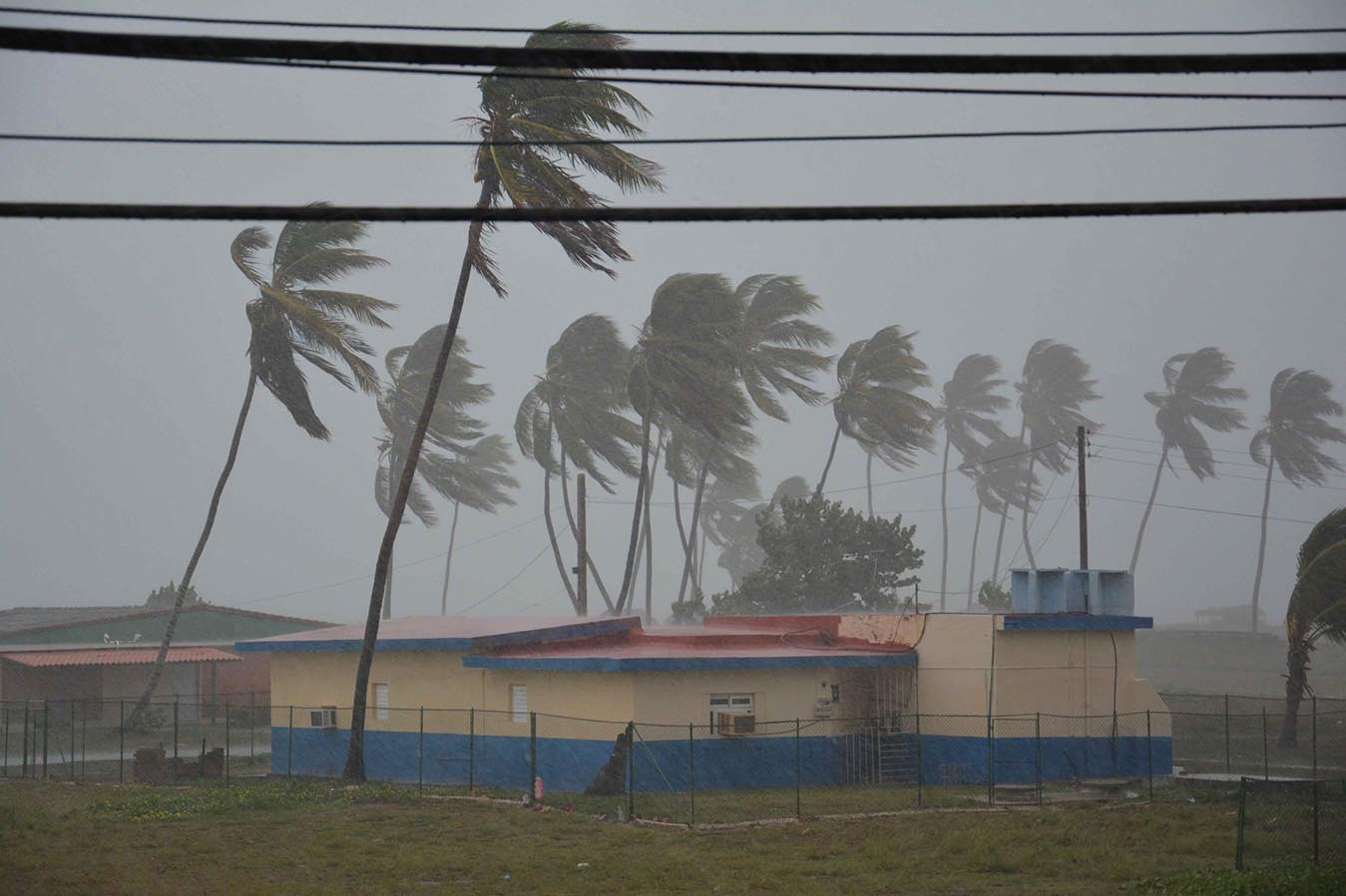Imagen de la Playa Santa Lucia, en Camagúey, la mañana del 8 de septiembre de 2017, durante la cercanía del huracán Irma por la costa norte de Cuba. Imagen de la Playa Santa Lucia, en Camagúey, la mañana del 8 de septiembre de 2017, durante la cercanía del huracán Irma por la costa norte de Cuba.