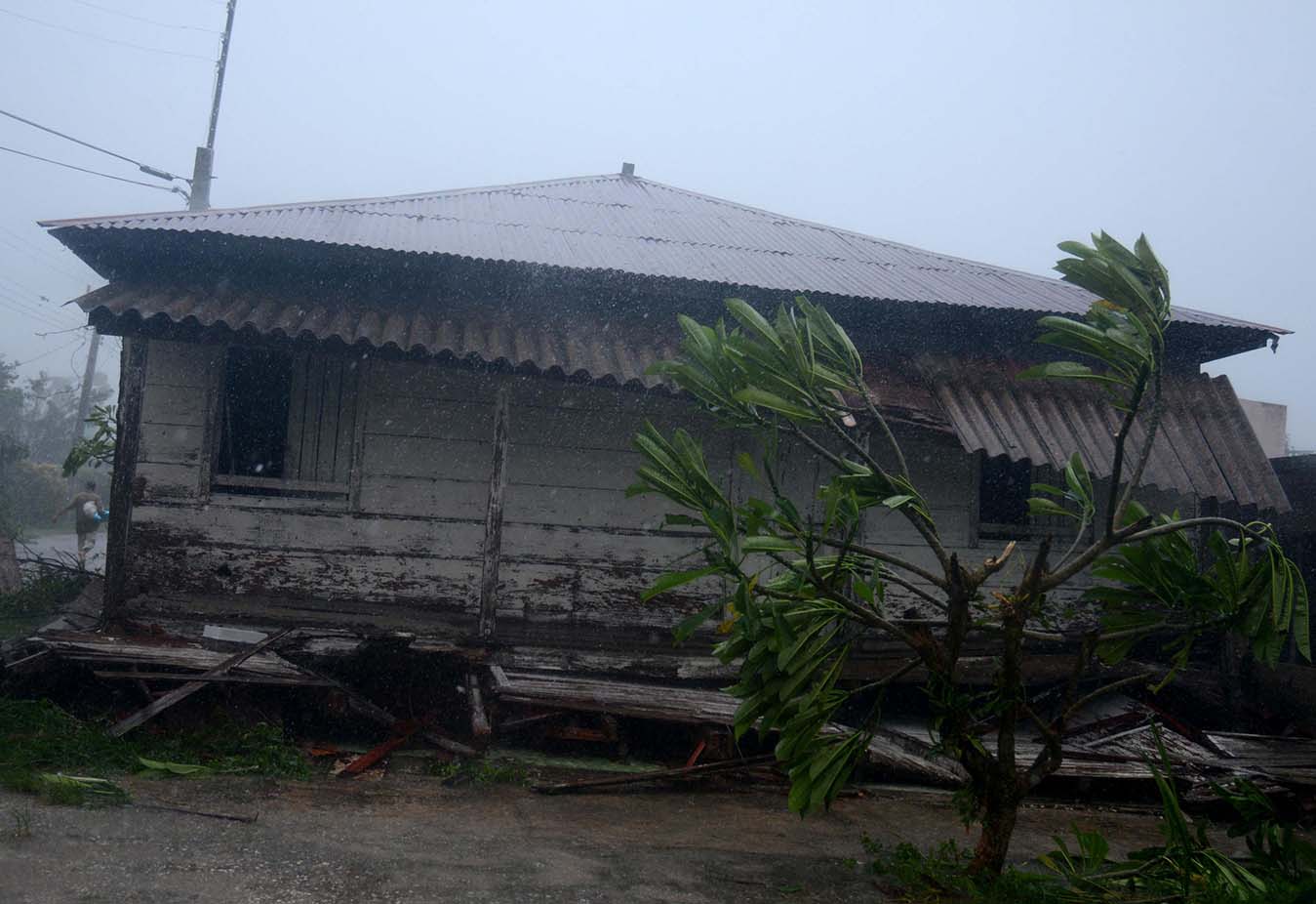 La añeja casona del Capitán Sansariq, inmueble con valores arquitectónicos, patrimoniales e históricos, no resistió los embates del Huracán Irma, en Yaguajay, Sancti Spíritus, Cuba, el 9 de Septiembre de 2017. La añeja casona del Capitán Sansariq, inmueble con valores arquitectónicos, patrimoniales e históricos, no resistió los embates del Huracán Irma, en Yaguajay, Sancti Spíritus, Cuba, el 9 de Septiembre de 2017.