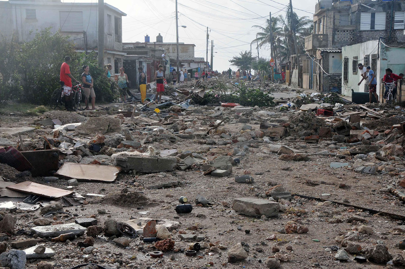 Daños ocasionados en la zona baja del poblado de Cojimar, en el municipio Habana del Este, durante el paso del huracán Irma por la costa norte del territorio de Cuba. 10 de septiembre de 2017. Daños ocasionados en la zona baja del poblado de Cojimar, en el municipio Habana del Este, durante el paso del huracán Irma por la costa norte del territorio de Cuba. 10 de septiembre de 2017.