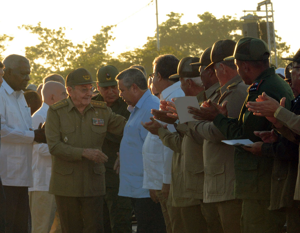 Preside Raúl acto en Santa Clara