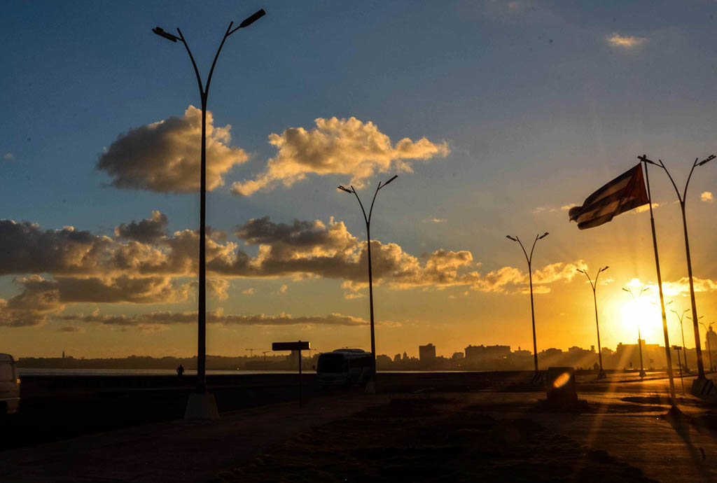 Amanecer. ciudad de La Habana