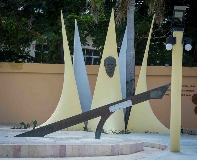 Plaza Martiana de Las Tunas-Aniversario 125 caída José Martí