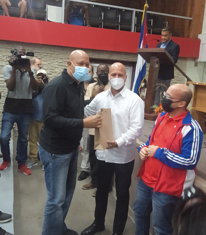 Gerardo Hernández-premio-Pedro Medina