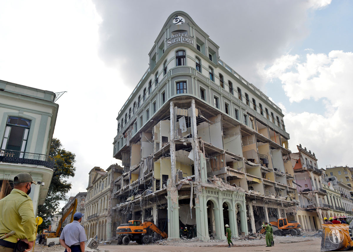 Hotel Saratoga recogida de escombros