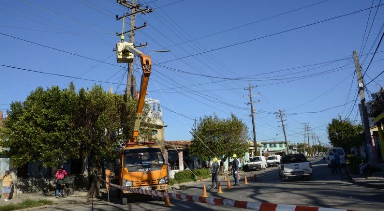 Restablecimiento servicio eléctrico-Cuba-Huracan Ian