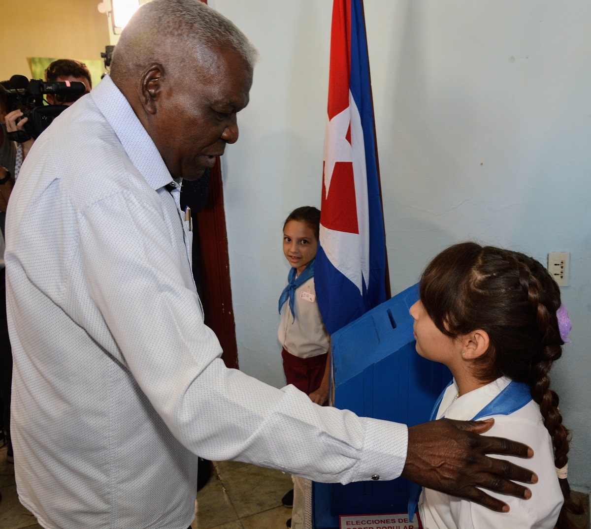 Esteban Lazo en el Colegio 2, circunscripción 10, Ceiba-Kohly