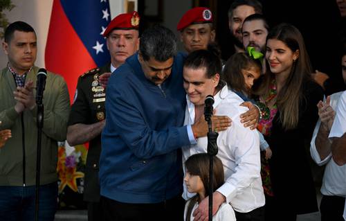 Nicolás Maduro, al recibir a Saab en el Palacio de Miraflores