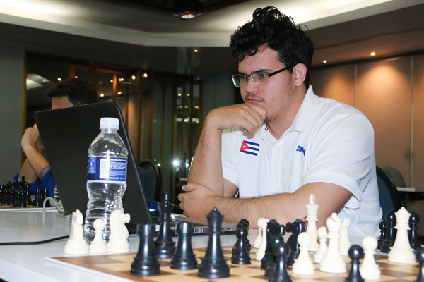 Luis Ernesto Quesada en la Cumbre de ajedrez en Cuba