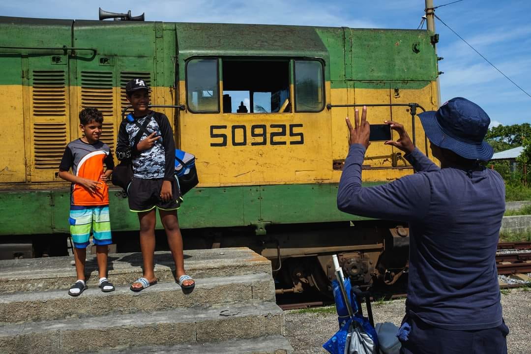 El Tren de la Playa Recesa y Regresará (Naturaleza Secreta de Cuba)