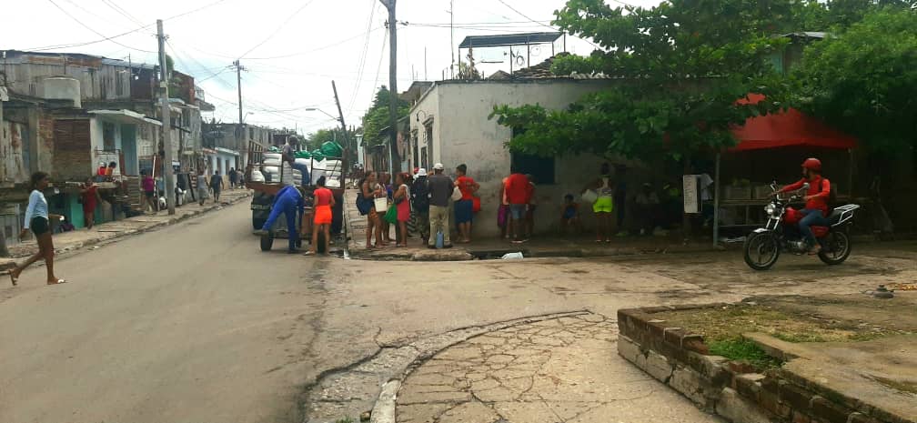 En los barrios santiagueros se continúa con la distribución del arroz de la canasta básica