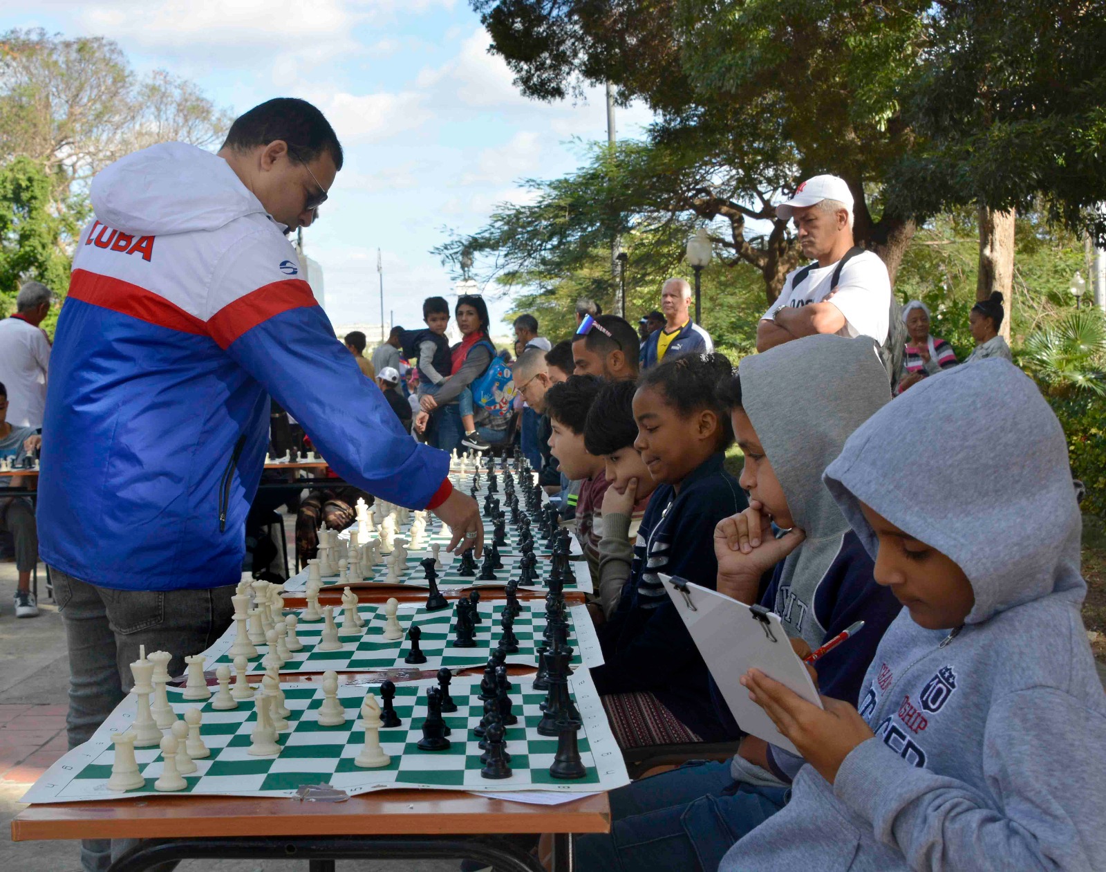 Con el lanzamiento de las tomas deportivas Siempre Joven, el sistema deportivo cubano recibe el 2025 con un renovado espíritu.