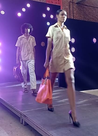 En Línea con la Moda En Línea con la Moda