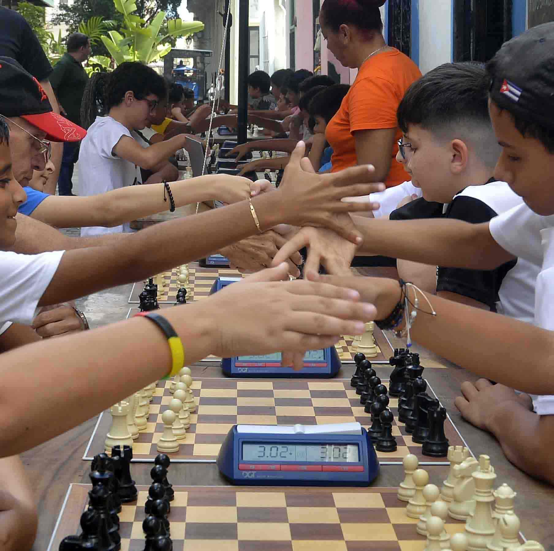 Primer Torneo de Doble Play en Cuba Primer Torneo de Doble Play en Cuba