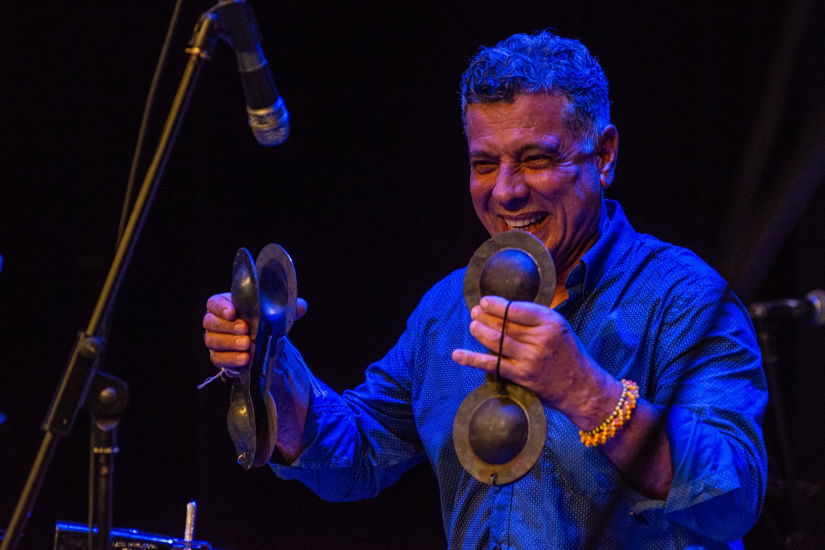 Olokun dio permiso a una quena y un piano. Olokun dio permiso a una quena y un piano.