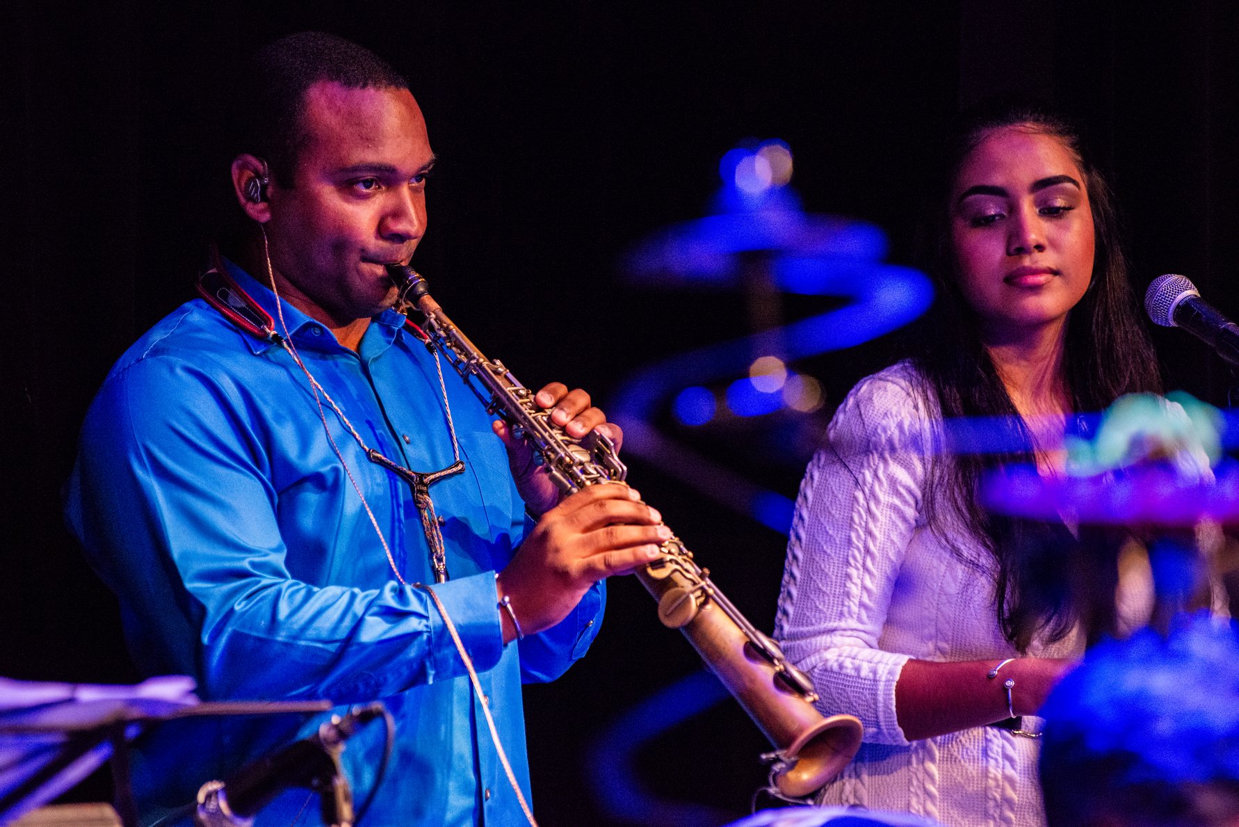 Olokun dio permiso a una quena y un piano. Olokun dio permiso a una quena y un piano.
