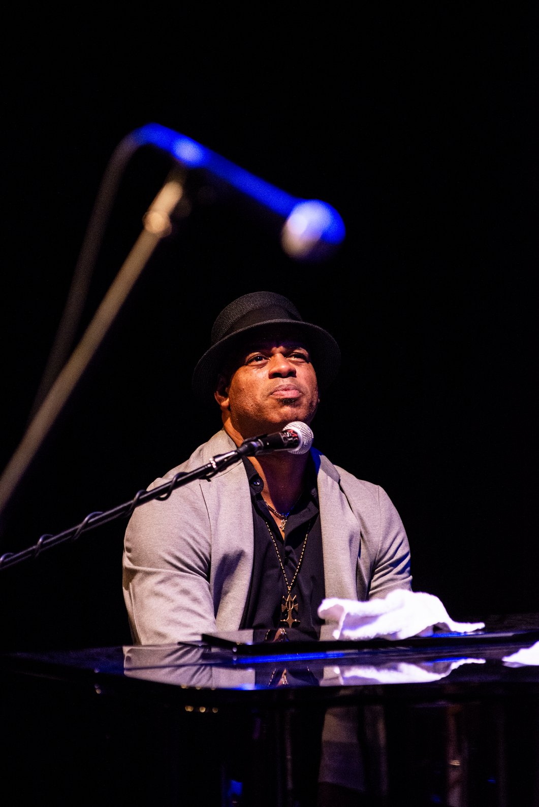 Olokun dio permiso a una quena y un piano. Olokun dio permiso a una quena y un piano.