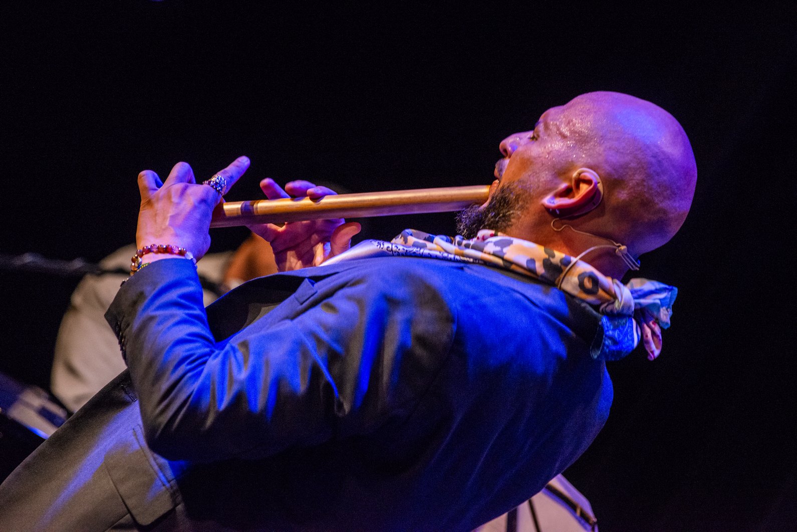 Olokun dio permiso a una quena y un piano. Olokun dio permiso a una quena y un piano.