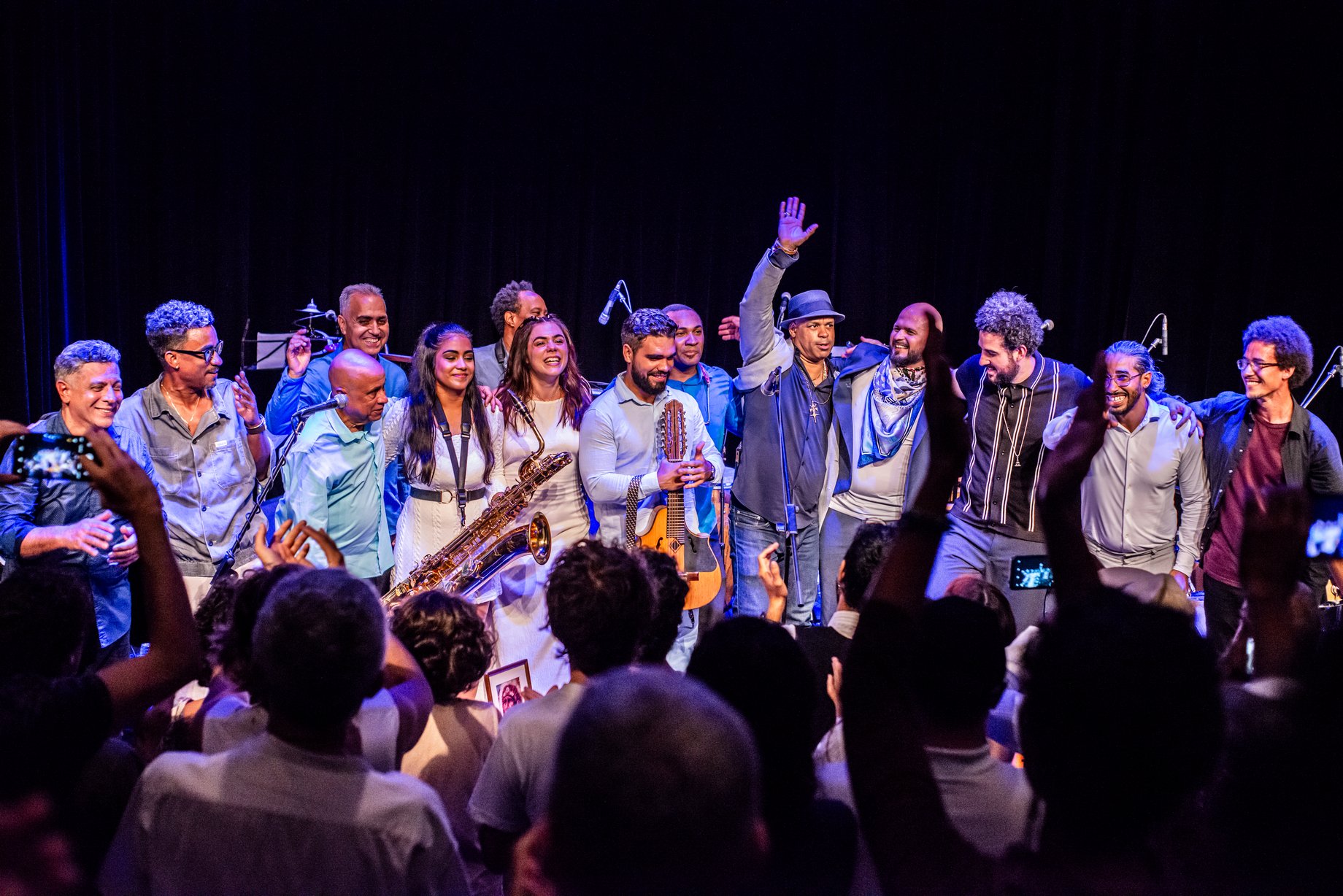 Olokun dio permiso a una quena y un piano. Olokun dio permiso a una quena y un piano.