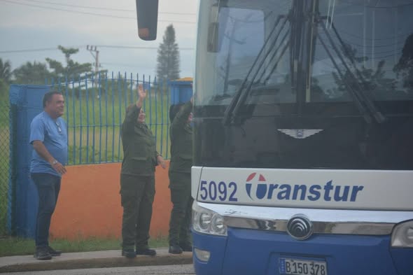 Linieros villaclareños apoyarán recuperación en oriente cubano tras paso de huracán Melissa Fotos: Tomadas del Perfil de Facebook de Empresa Eléctrica Villa Clara. Linieros villaclareños apoyarán recuperación en oriente cubano  Linieros villaclareños apoyarán recuperación en oriente cubano tras paso de huracán Melissa Fotos: Tomadas del Perfil de Facebook de Empresa Eléctrica Villa Clara. Linieros villaclareños apoyarán recuperación en oriente cubano