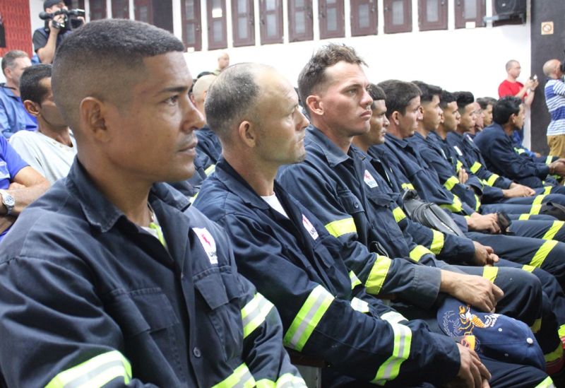 Los eléctricos espirituanos vuelven a brindar solidaridad y marchan hacia la zona oriental de Cuba, con grandes afectaciones tras el paso del huracán Melissa Los eléctricos espirituanos vuelven a brindar solidaridad y marchan hacia la zona oriental de Cuba, con grandes afectaciones tras el paso del huracán Melissa