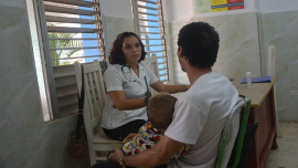 Todos los niños menores de dos años con Síndrome Febril deben ser hospitalizados, afirman expertos. Foto: Yenli Lemus Domínguez/ ACN