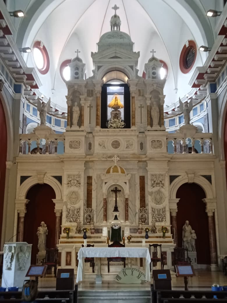 Interior del Santuario Nacional Basílica Menor de Nuestra Señora de la Caridad del Cobre. Foto: Nelson Hair Melik Marrero / Cubahora Interior del Santuario Nacional Basílica Menor de Nuestra Señora de la Caridad del Cobre. Foto: Nelson Hair Melik Marrero / Cubahora