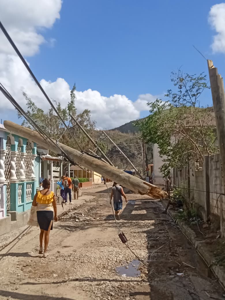 El poblado de El Cobre tras el paso del huracán Melissa. Foto: Nelson Hair Melik Marrero / Cubahora