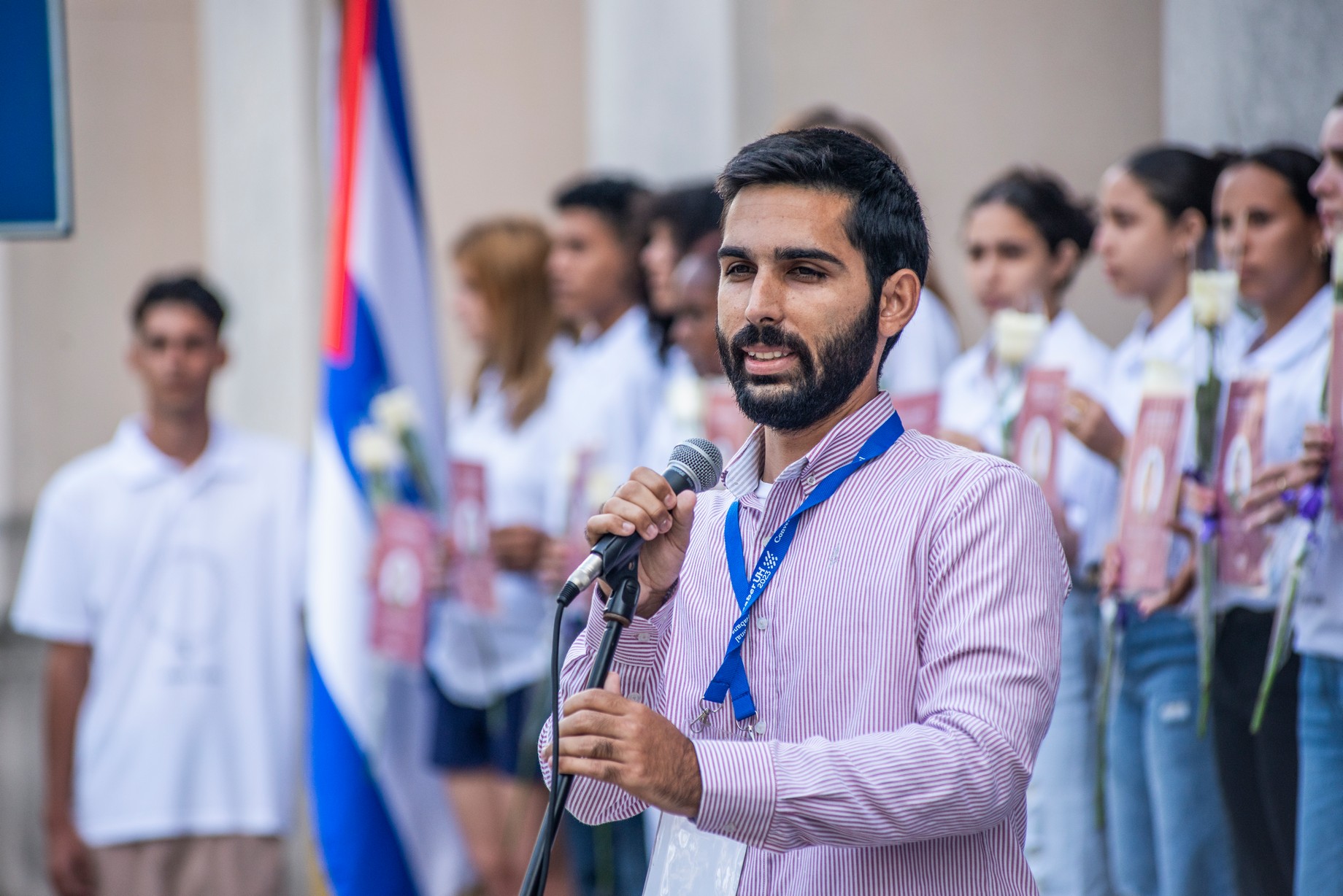 El Alma Mater extiende sus brazos esta vez para denunciar la barbarie