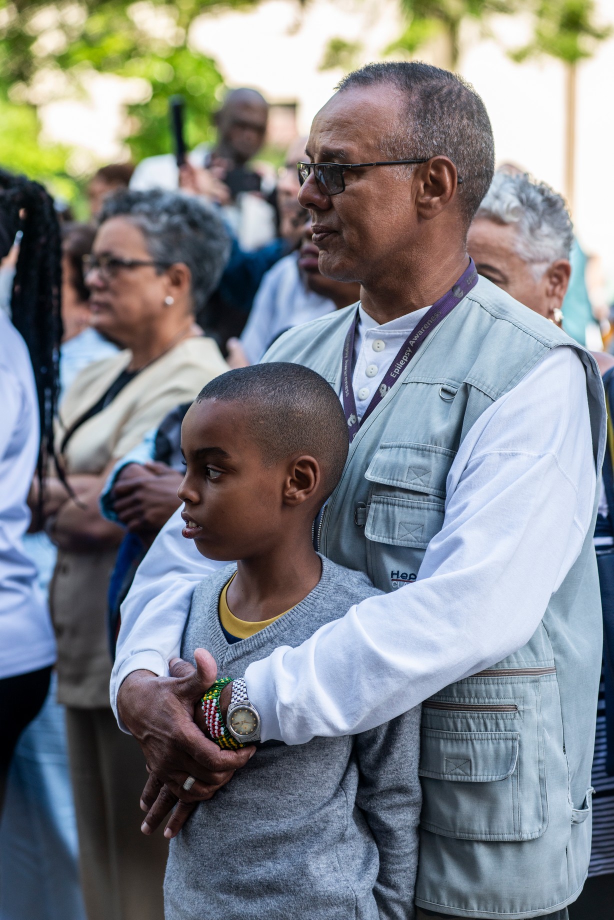 El Alma Mater extiende sus brazos esta vez para denunciar la barbarie